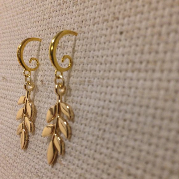 *FREE ADD-ON* Golf Leaf Earrings with Swirly Hooks - Picture 3 of 6